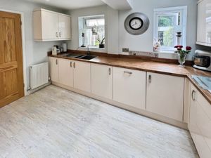 Kitchen- click for photo gallery